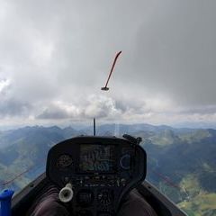 Flugwegposition um 13:15:56: Aufgenommen in der Nähe von Gemeinde Tux, Österreich in 2758 Meter